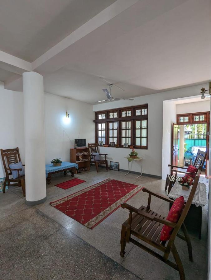 Shiranthi Guest House Rajagiriya Eksteriør bilde